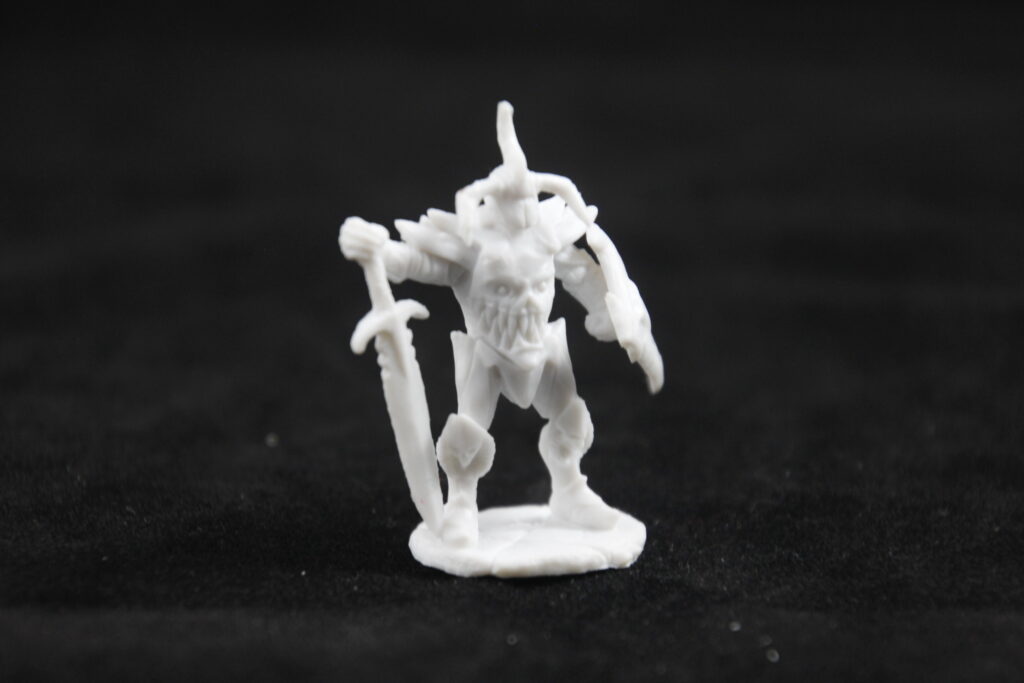 Reaper Bones Hellknight Order Nail Miniature – 45 Mm Fantasy-Figuren Aus Kunststoff | Unbemalt & Zum Selbstgestalten